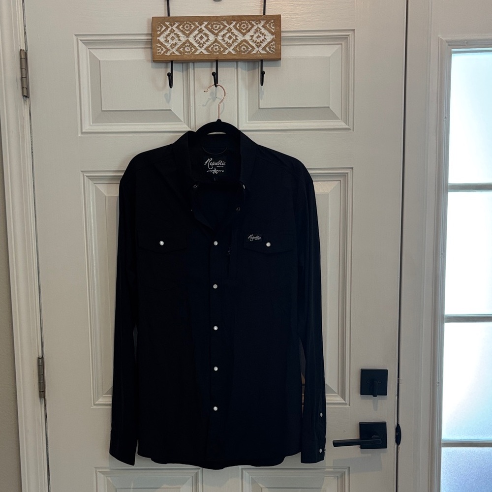 Men's Black Long-Sleeve Casual Button-Down Republic Boot Co.  L made in Texas